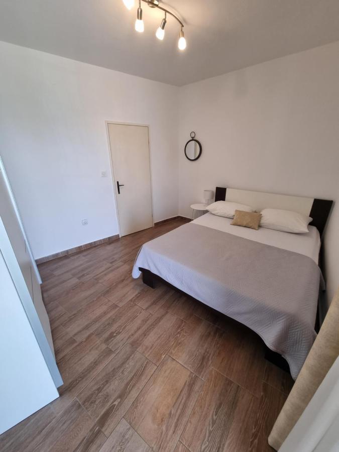 Apartman Smoljic 4+2 Primošten Екстериор снимка